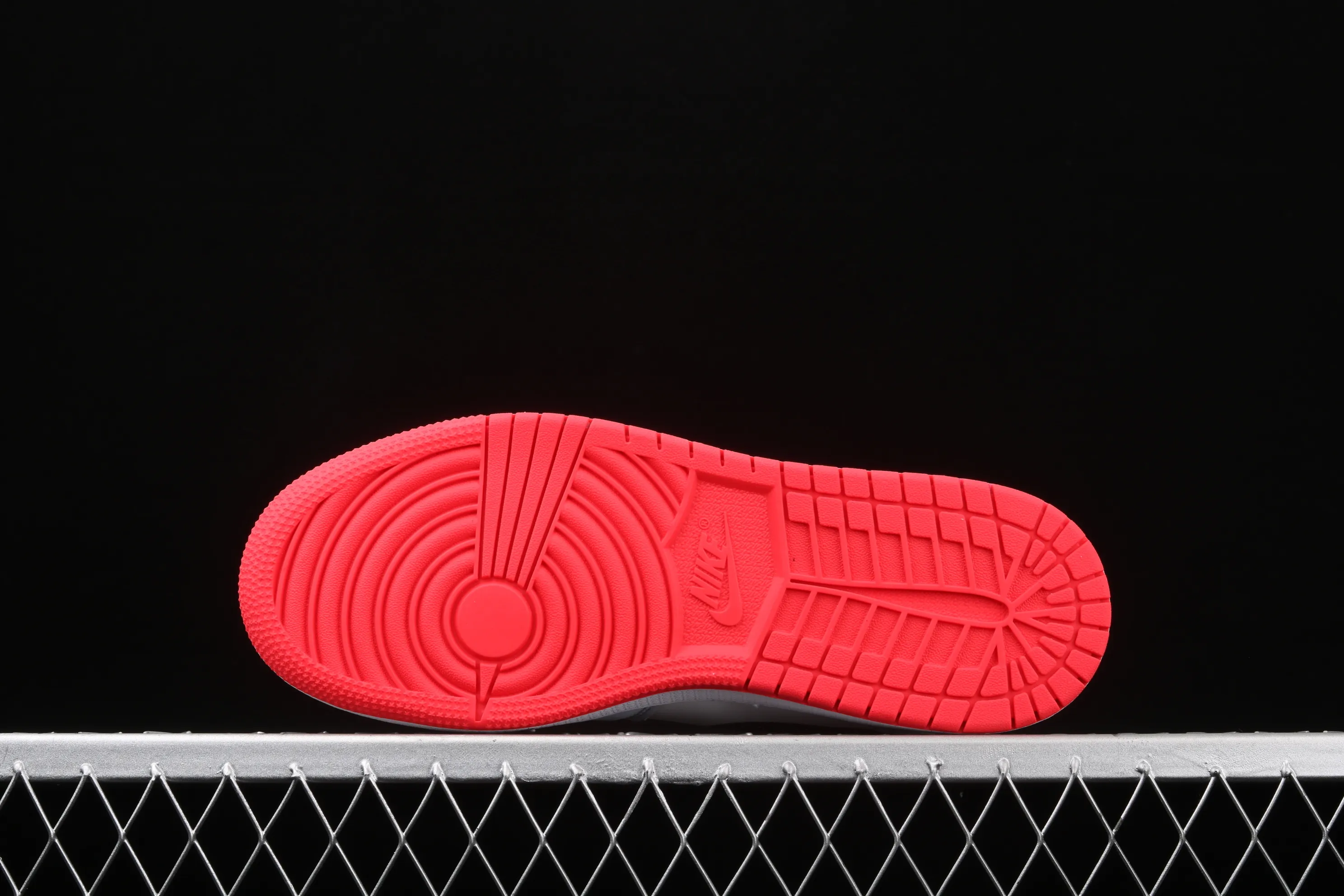 All categories Air Jordan Jordan series basketball shoes Air Jordan 1 Mid Air Jordan 1 Mid AJ1 Joe 1 snowflake ice blue color mid-top basketball shoes 555112-400